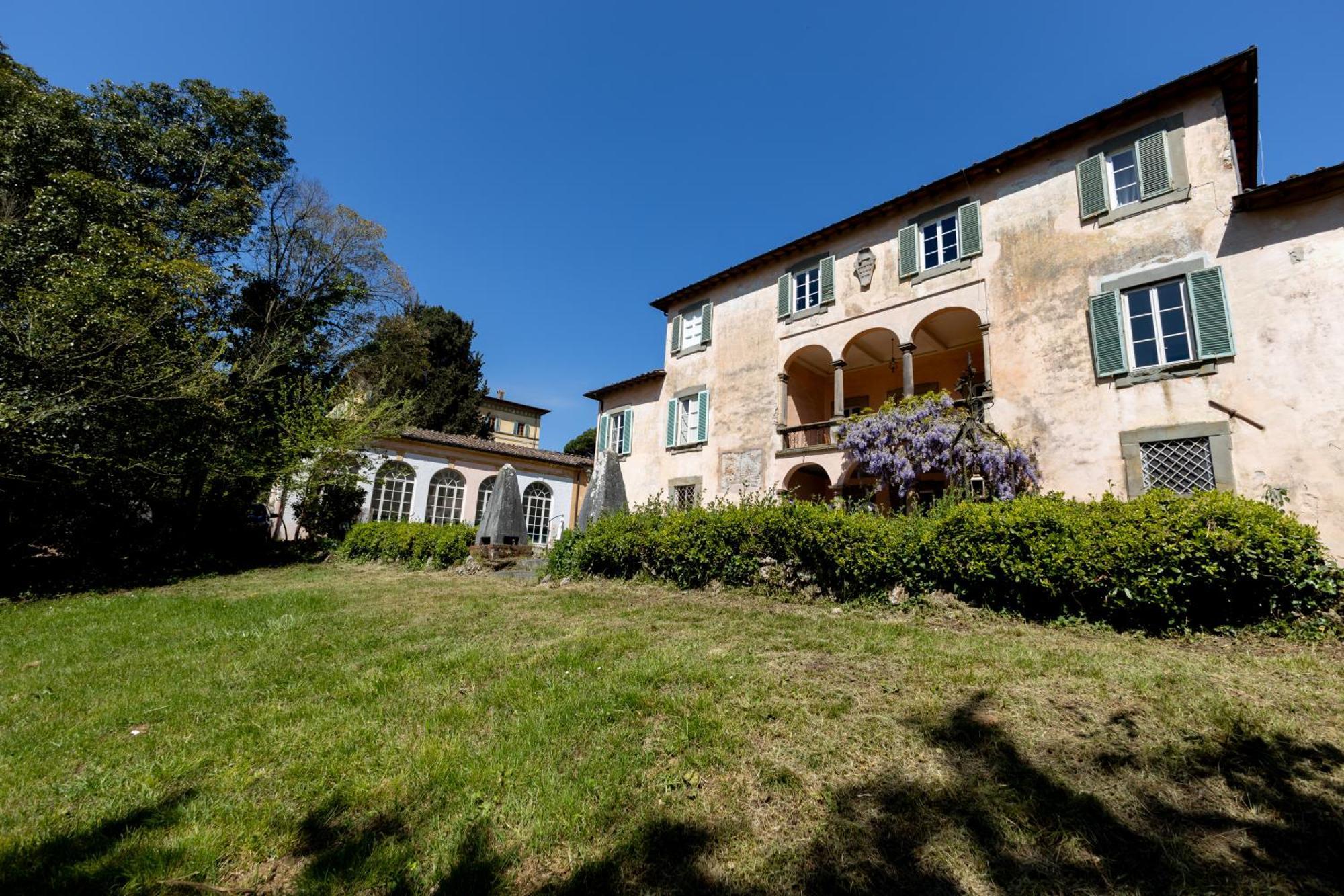 Il Casale Di Villa Rossi Лука Екстериор снимка